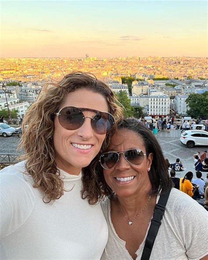 Fans Wonder If ESPN Lisa Salters Have A Wife, NBA Reporter’s Secret Family Life Uncovered