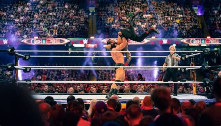 How to become a wwe ref