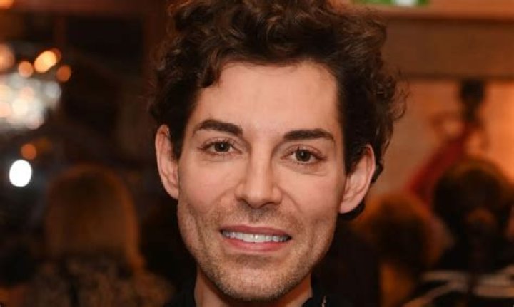 Is Tom Read Wilson Gay? Married Life and Wife/Partner Name, Sunday Bruch Update