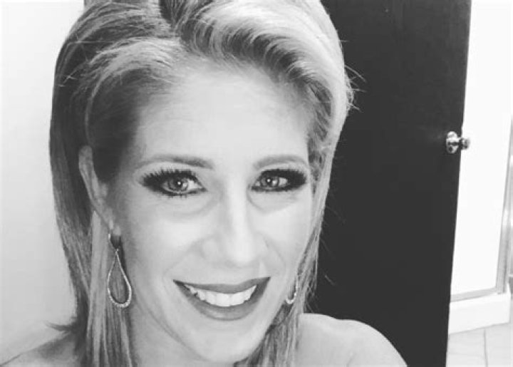 Laura Hutchinson Wiki, Age, Instagram, Husband, Salary, WTNH, Net Worth, Height, Family, LinkedIn