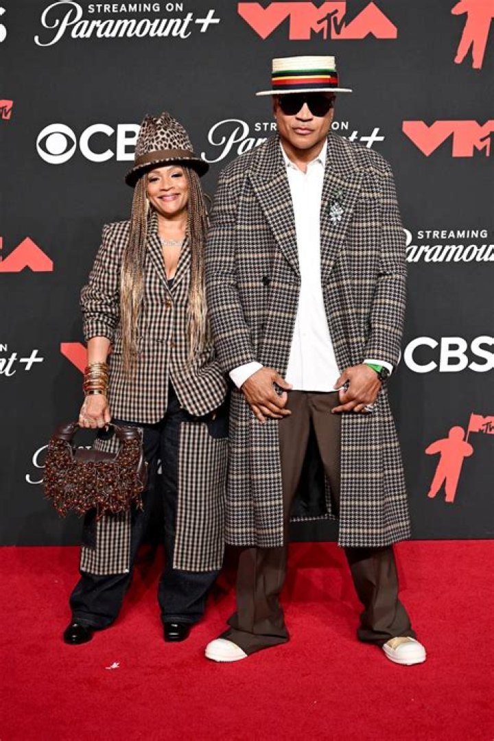 LL Cool J: Wife, net worth, tattoos, smoking & body facts