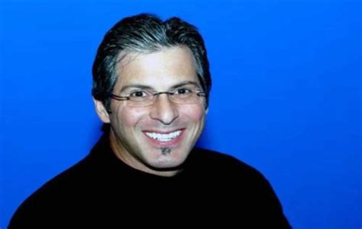 Robert MacNeil Height, Weight, Net Worth, Age, Birthday, Wikipedia, Who, Instagram, Biography