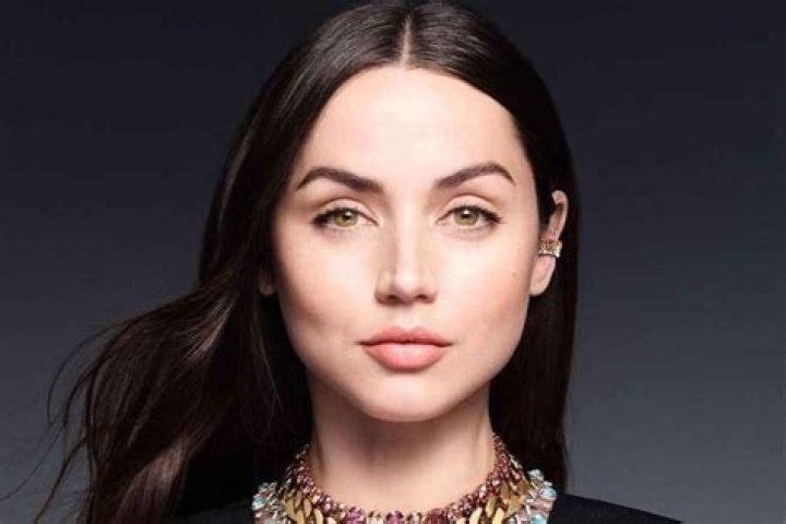 
Vivian Hicks Height, Weight, Net Worth, Age, Birthday, Wikipedia, Who, Instagram, Biography 
