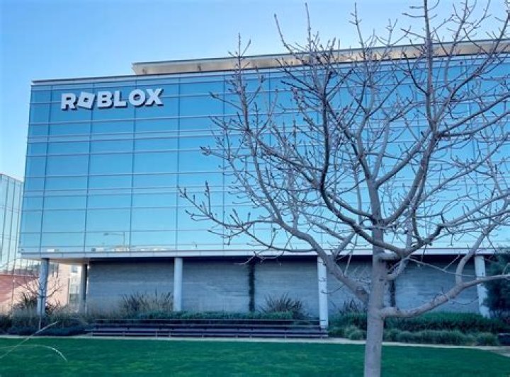 Who Is Benjamin Robert Simon aka Ruben Sim? YouTuber Face Lawsuit By The Roblox Corporation